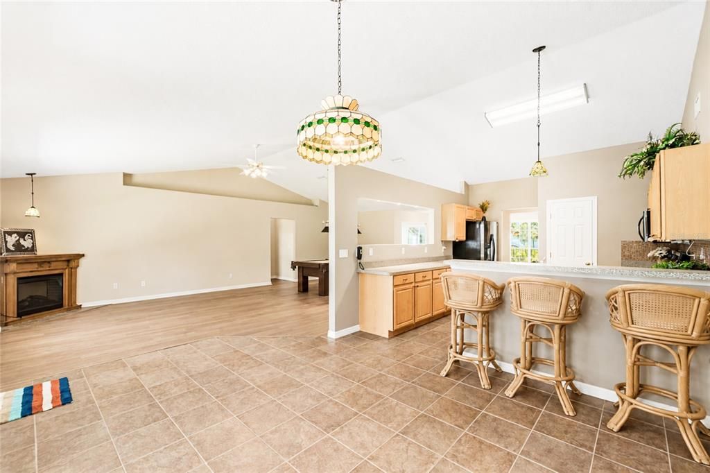 For Sale: $465,000 (4 beds, 2 baths, 2558 Square Feet)