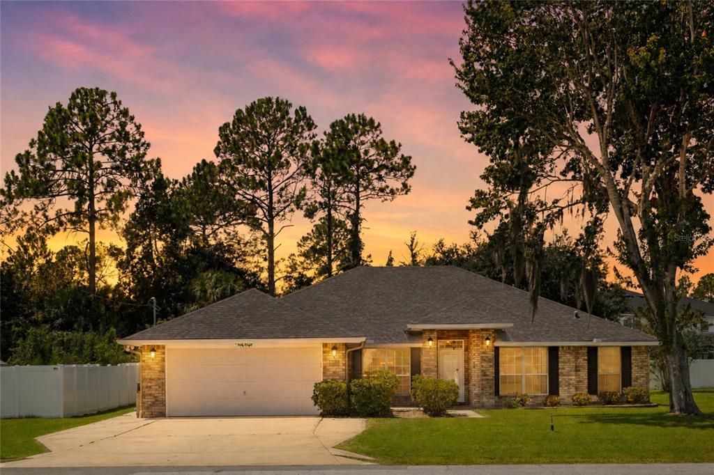 For Sale: $465,000 (4 beds, 2 baths, 2558 Square Feet)