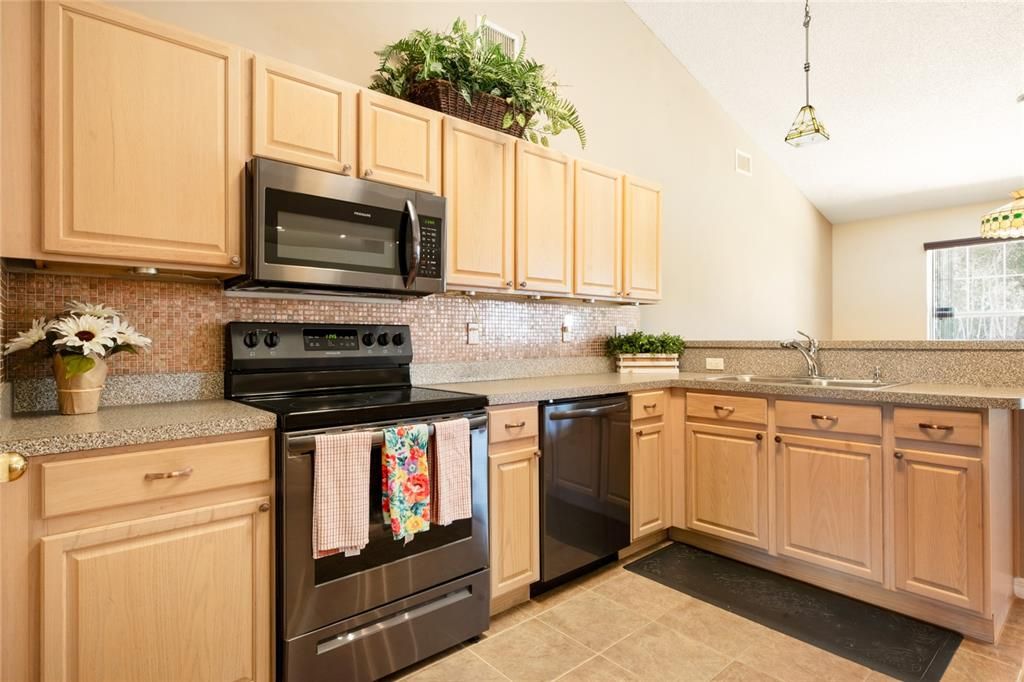 For Sale: $465,000 (4 beds, 2 baths, 2558 Square Feet)