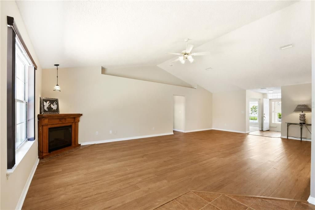 For Sale: $465,000 (4 beds, 2 baths, 2558 Square Feet)