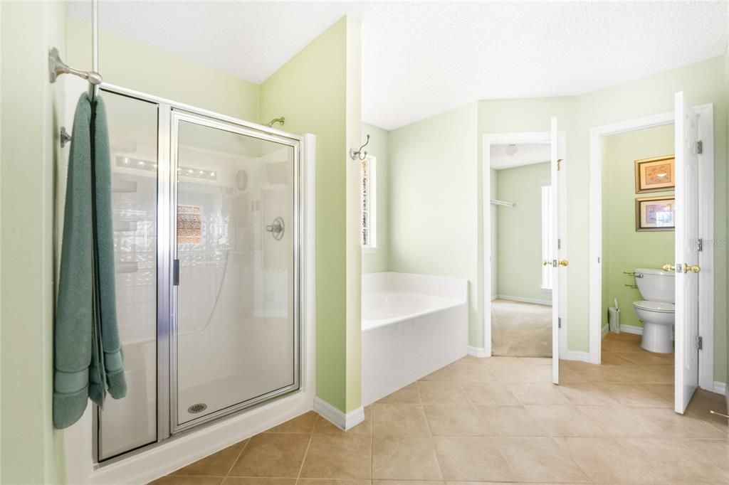 For Sale: $465,000 (4 beds, 2 baths, 2558 Square Feet)