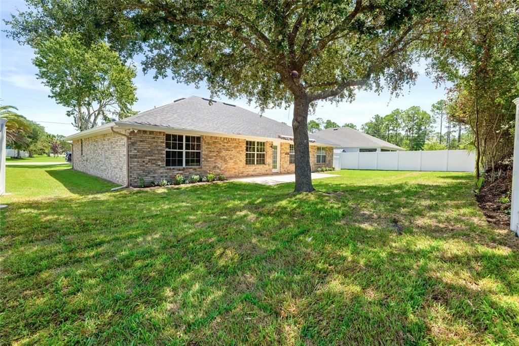 For Sale: $465,000 (4 beds, 2 baths, 2558 Square Feet)