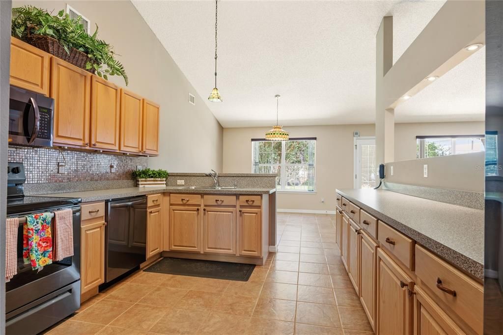 For Sale: $465,000 (4 beds, 2 baths, 2558 Square Feet)