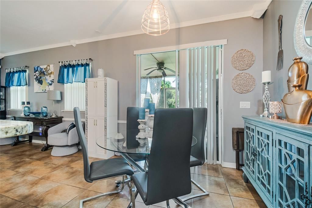 For Sale: $320,000 (3 beds, 2 baths, 1634 Square Feet)