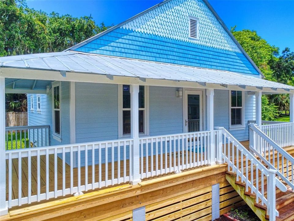 For Sale: $549,000 (2 beds, 2 baths, 1236 Square Feet)