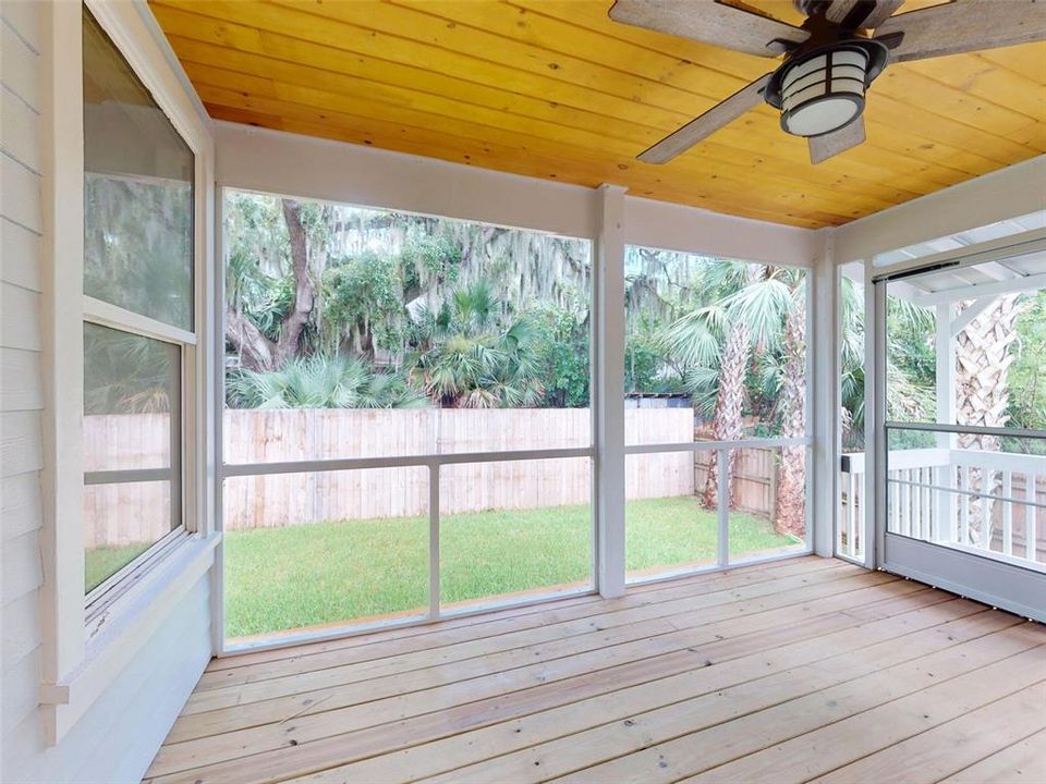 For Sale: $549,000 (2 beds, 2 baths, 1236 Square Feet)