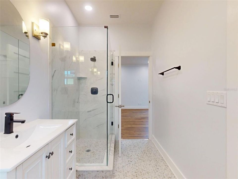 For Sale: $549,000 (2 beds, 2 baths, 1236 Square Feet)