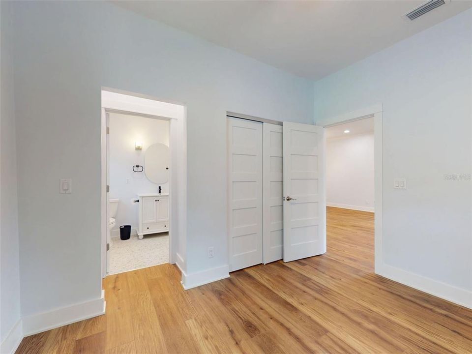 For Sale: $549,000 (2 beds, 2 baths, 1236 Square Feet)