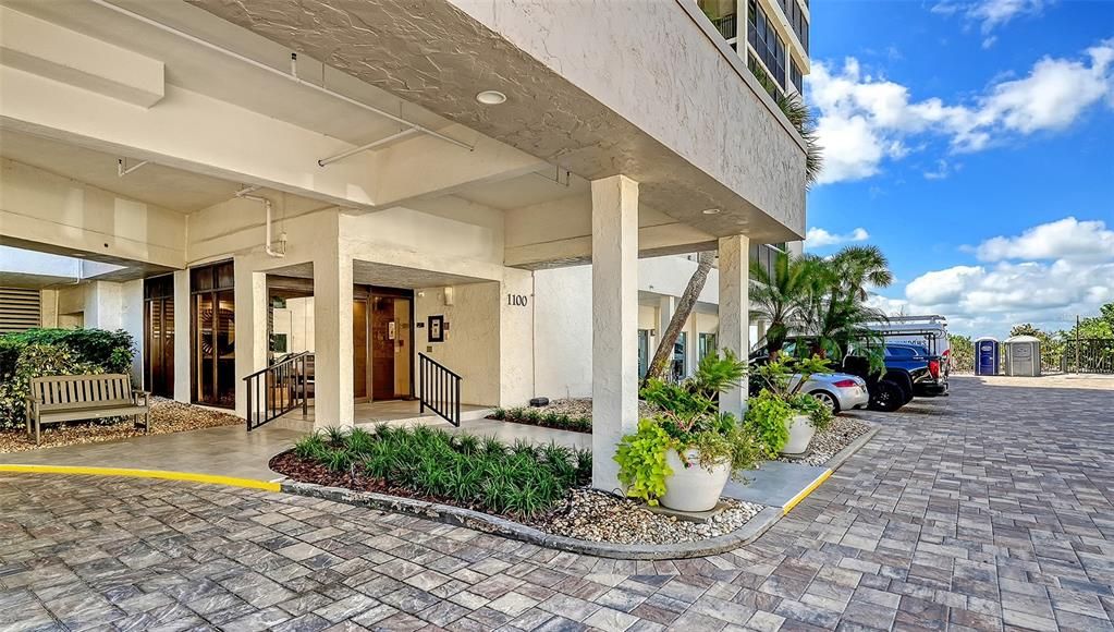 For Sale: $1,295,000 (2 beds, 2 baths, 1576 Square Feet)