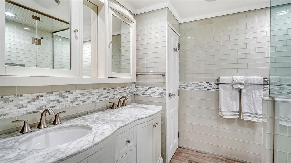 For Sale: $1,295,000 (2 beds, 2 baths, 1576 Square Feet)