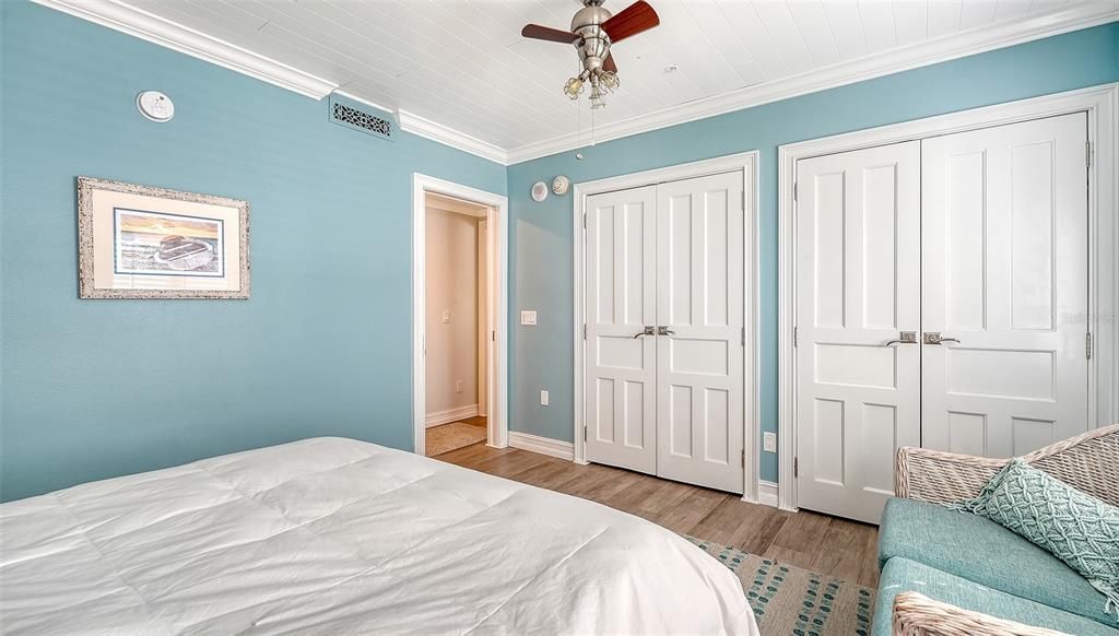 For Sale: $1,295,000 (2 beds, 2 baths, 1576 Square Feet)