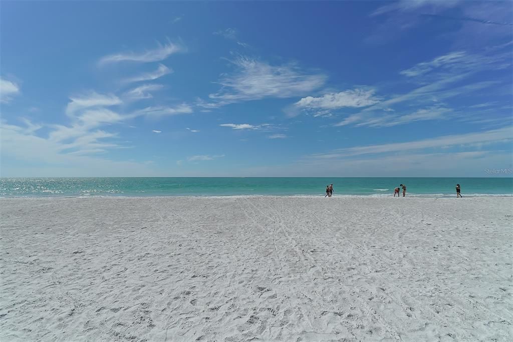 For Sale: $1,295,000 (2 beds, 2 baths, 1576 Square Feet)