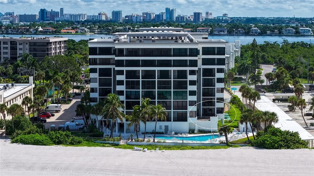 For Sale: $1,295,000 (2 beds, 2 baths, 1576 Square Feet)