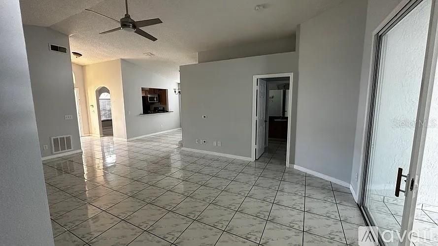 For Rent: $2,950 (3 beds, 2 baths, 1413 Square Feet)