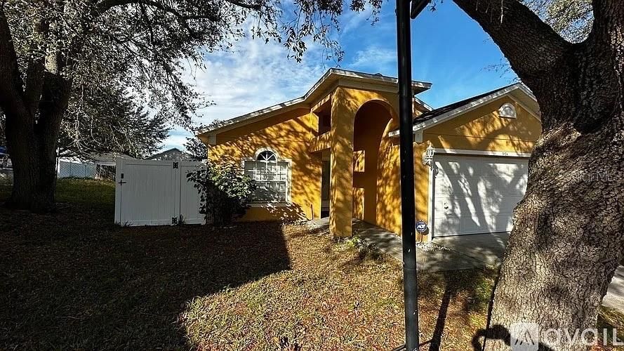 For Rent: $2,950 (3 beds, 2 baths, 1413 Square Feet)