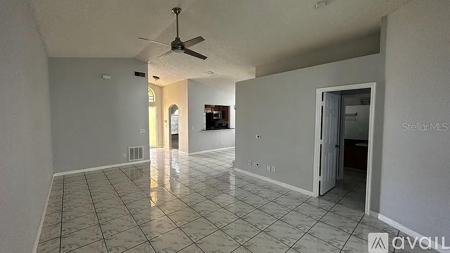 For Rent: $2,950 (3 beds, 2 baths, 1413 Square Feet)