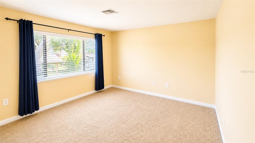 В аренду: $1,875 (2 спален, 1 ванн, 900 Квадратных фут)