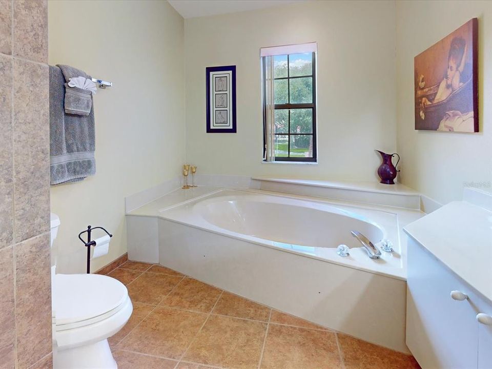 For Sale: $260,000 (3 beds, 2 baths, 1844 Square Feet)