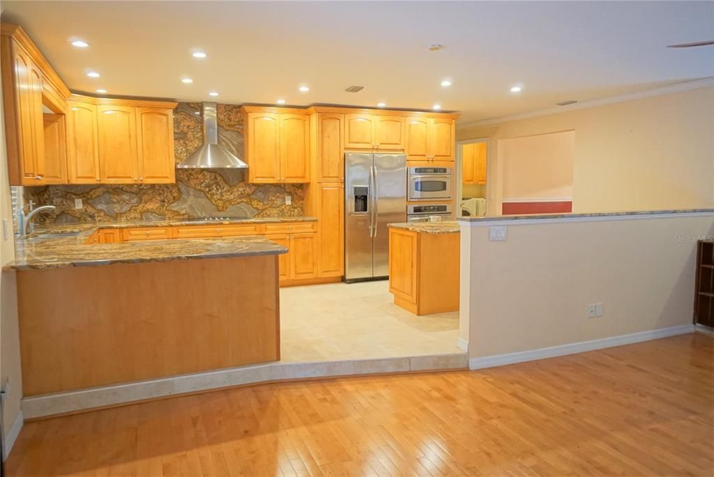 En Renta: $2,995 (3 camas, 2 baños, 1973 Pies cuadrados)