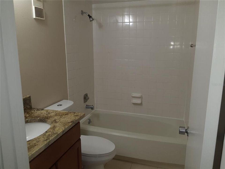 For Sale: $145,000 (2 beds, 2 baths, 897 Square Feet)
