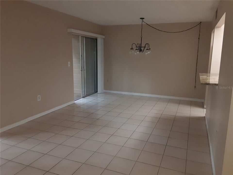 For Sale: $145,000 (2 beds, 2 baths, 897 Square Feet)