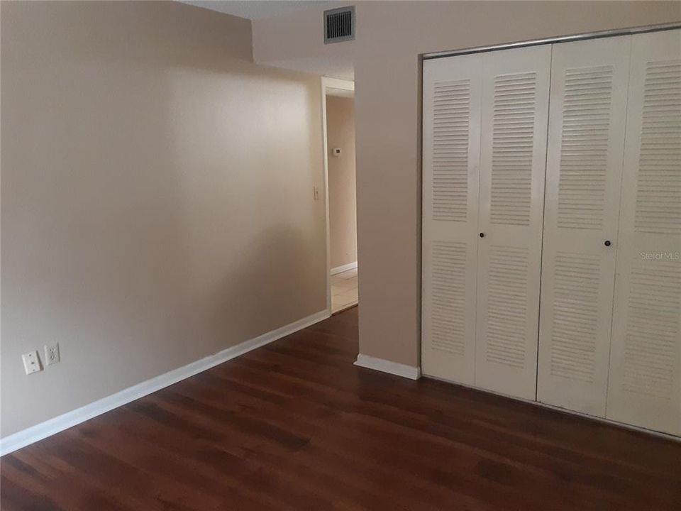 For Sale: $145,000 (2 beds, 2 baths, 897 Square Feet)