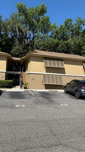 For Sale: $145,000 (2 beds, 2 baths, 897 Square Feet)