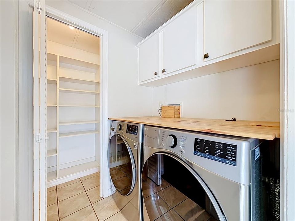 На продажу: $179,900 (2 спален, 2 ванн, 1056 Квадратных фут)