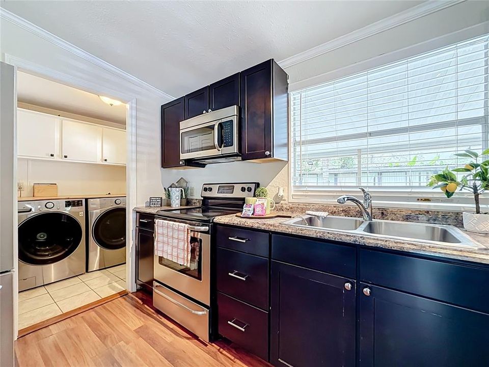 На продажу: $179,900 (2 спален, 2 ванн, 1056 Квадратных фут)