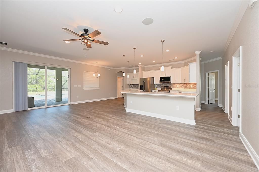 For Rent: $3,000 (6 beds, 3 baths, 2685 Square Feet)