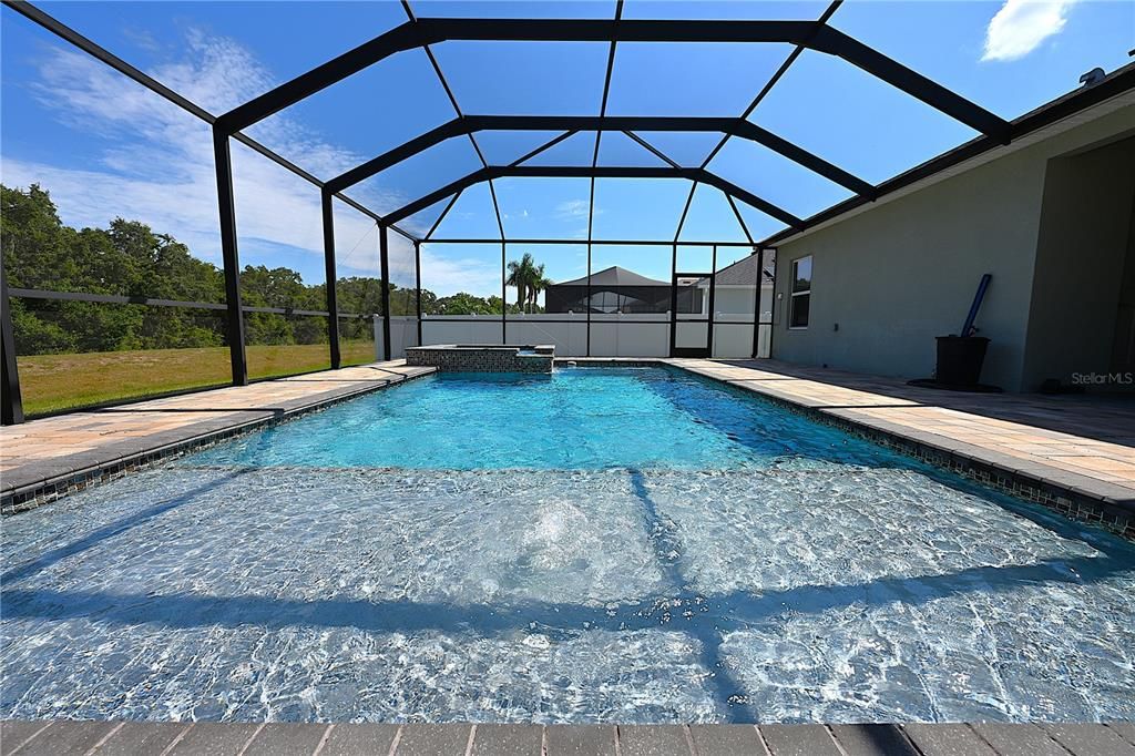 For Rent: $3,000 (6 beds, 3 baths, 2685 Square Feet)