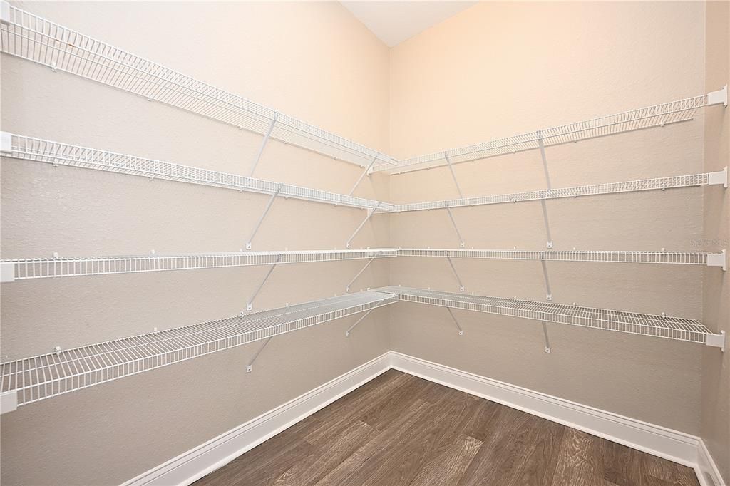 For Rent: $3,000 (6 beds, 3 baths, 2685 Square Feet)