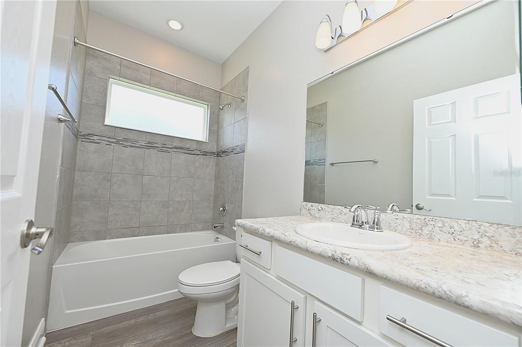 For Rent: $3,000 (6 beds, 3 baths, 2685 Square Feet)