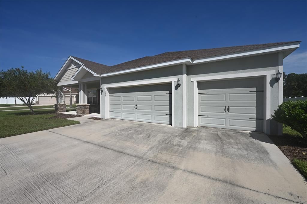 For Rent: $3,000 (6 beds, 3 baths, 2685 Square Feet)