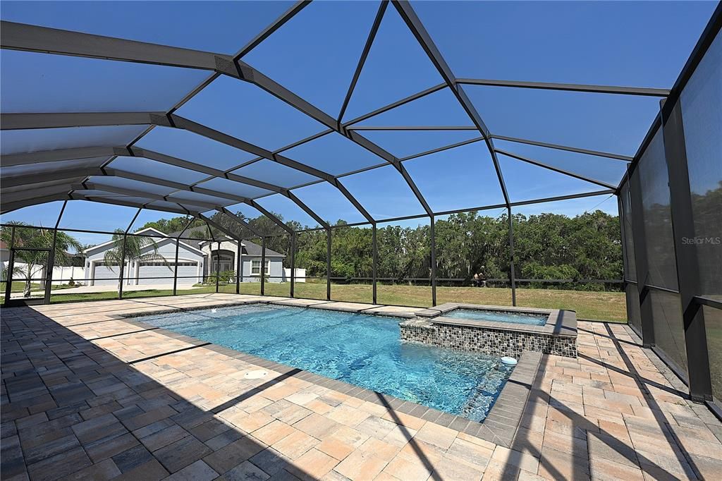 For Rent: $3,000 (6 beds, 3 baths, 2685 Square Feet)