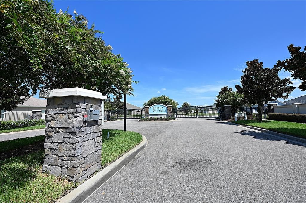 For Rent: $3,000 (6 beds, 3 baths, 2685 Square Feet)