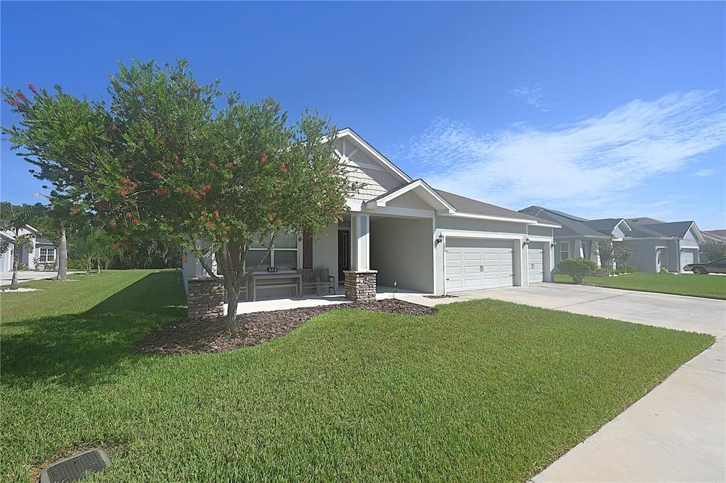 For Rent: $3,000 (6 beds, 3 baths, 2685 Square Feet)