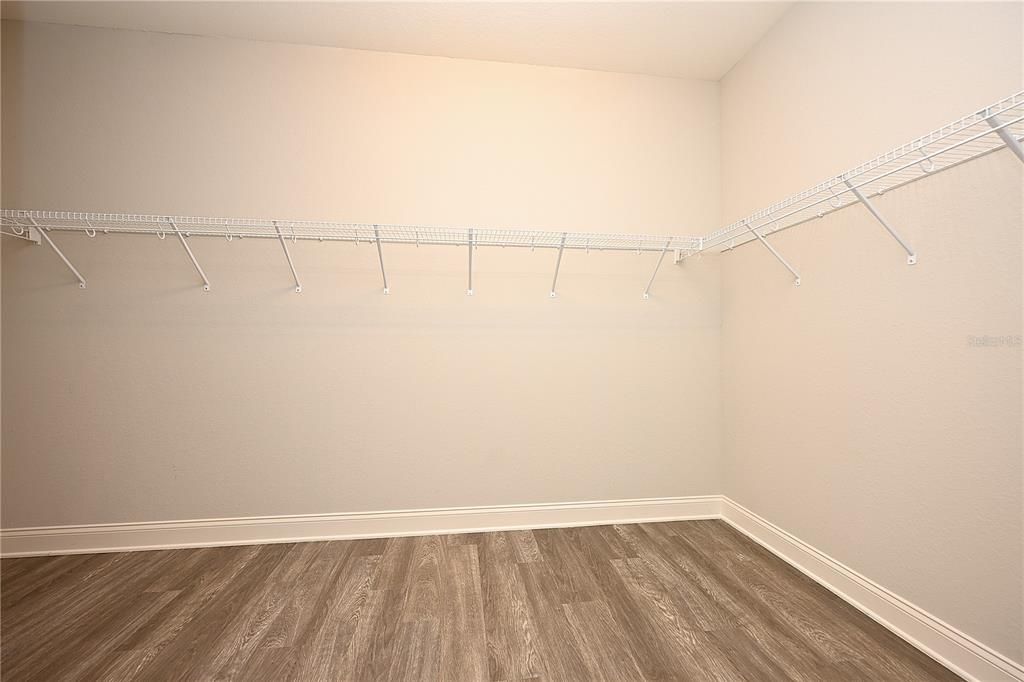 For Rent: $3,000 (6 beds, 3 baths, 2685 Square Feet)