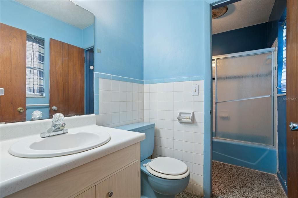 For Sale: $350,000 (3 beds, 1 baths, 1392 Square Feet)