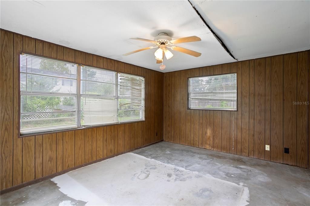 For Sale: $350,000 (3 beds, 1 baths, 1392 Square Feet)