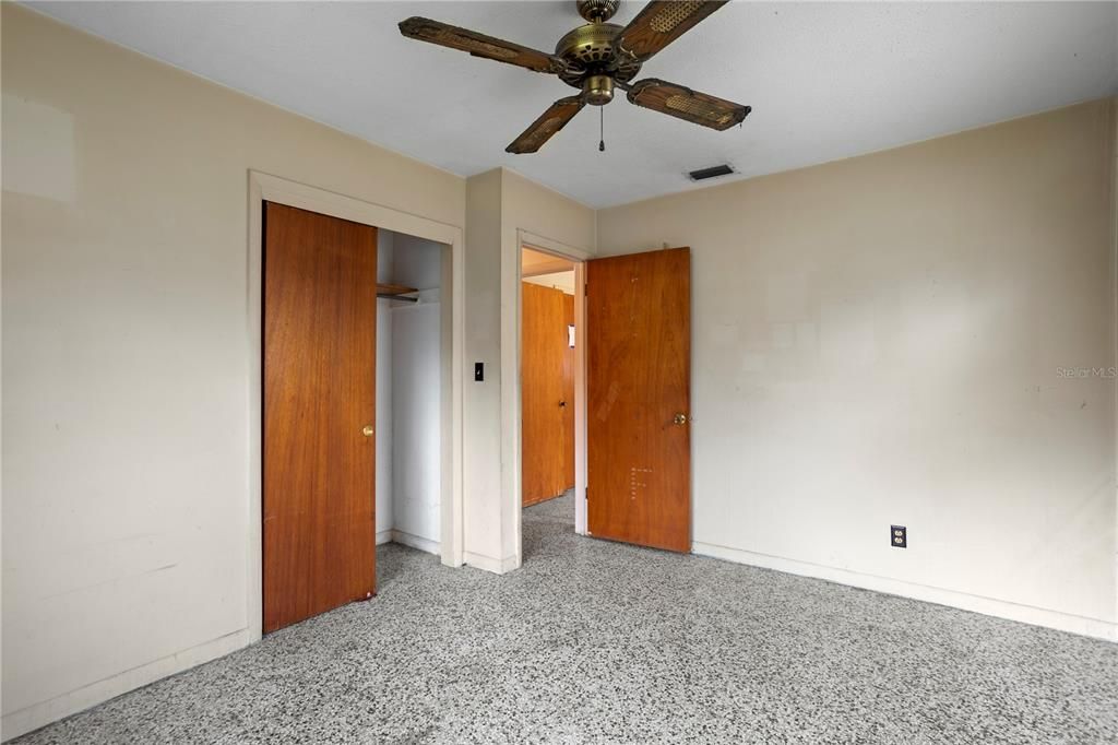 For Sale: $350,000 (3 beds, 1 baths, 1392 Square Feet)