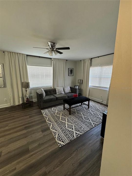 For Sale: $460,000 (3 beds, 2 baths, 1246 Square Feet)