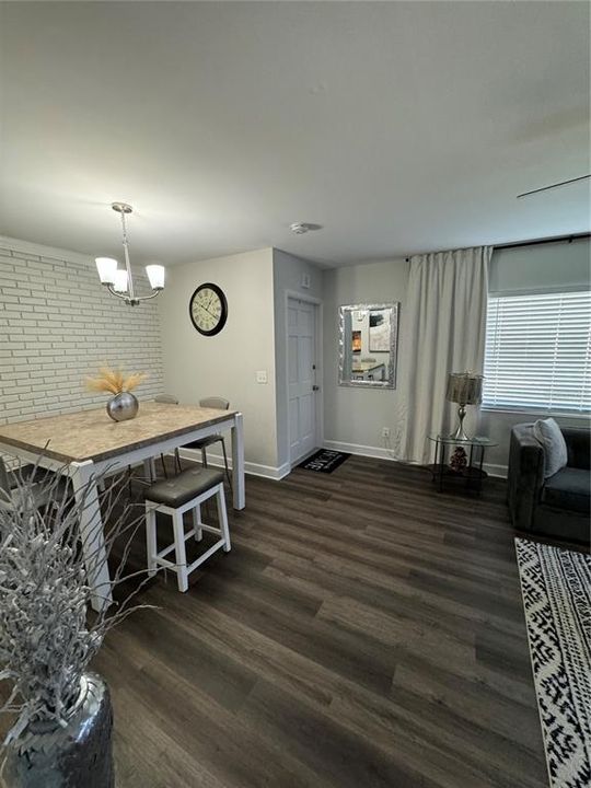 For Sale: $460,000 (3 beds, 2 baths, 1246 Square Feet)