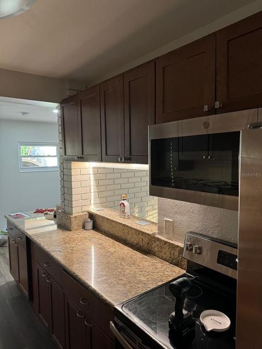 For Sale: $460,000 (3 beds, 2 baths, 1246 Square Feet)