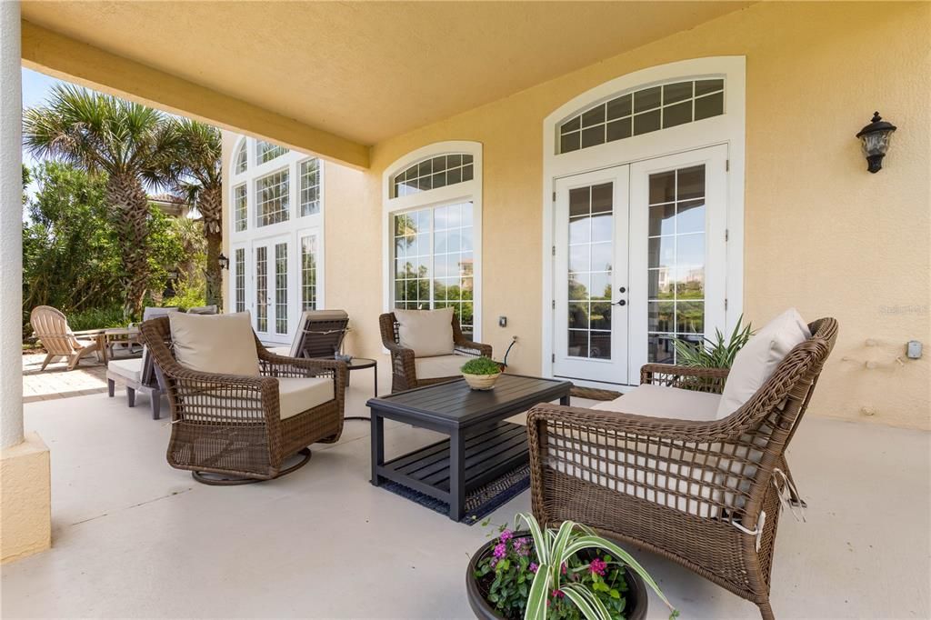 For Sale: $1,100,000 (4 beds, 3 baths, 2577 Square Feet)