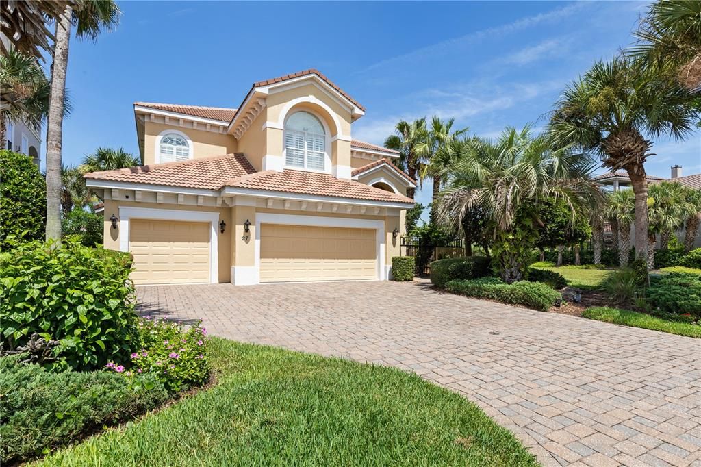 For Sale: $1,100,000 (4 beds, 3 baths, 2577 Square Feet)