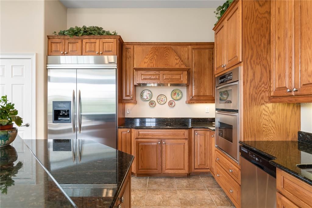 For Sale: $1,100,000 (4 beds, 3 baths, 2577 Square Feet)