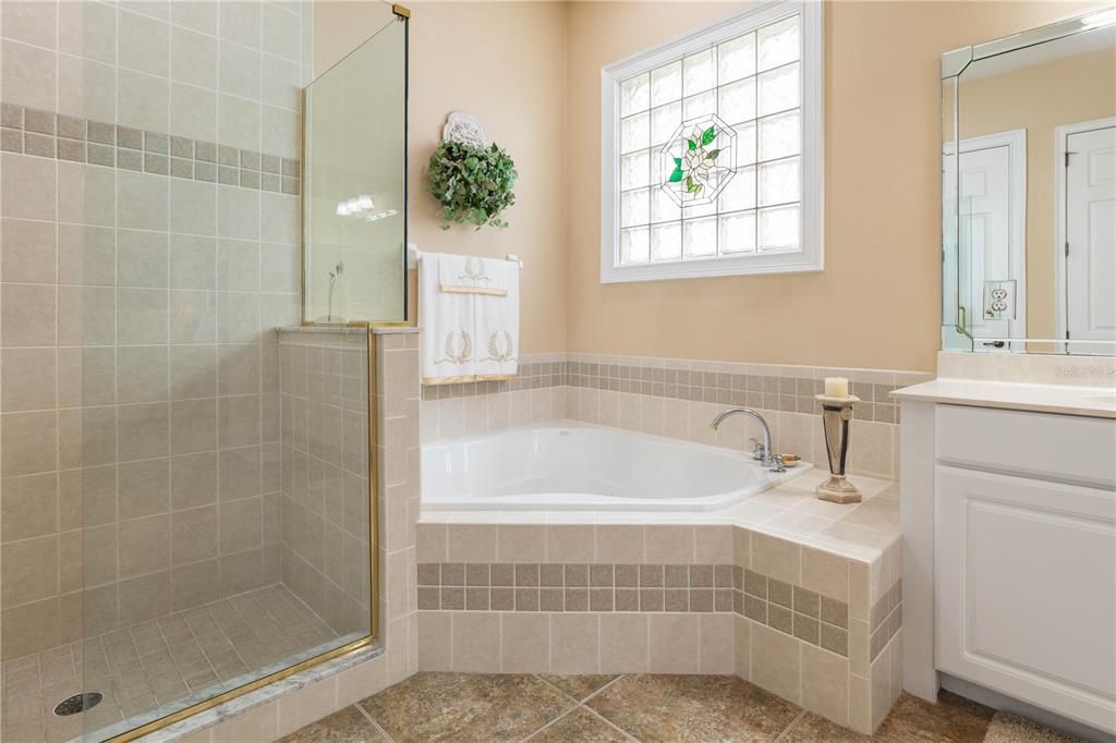 For Sale: $1,100,000 (4 beds, 3 baths, 2577 Square Feet)