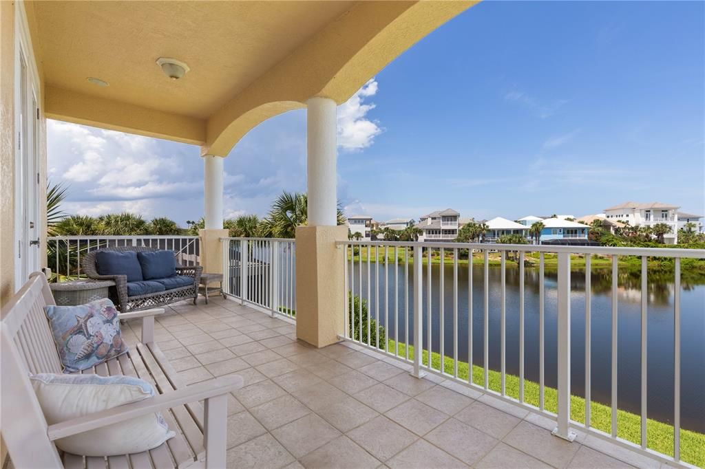 For Sale: $1,100,000 (4 beds, 3 baths, 2577 Square Feet)