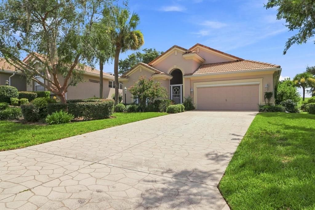Active With Contract: $369,900 (3 beds, 2 baths, 2198 Square Feet)